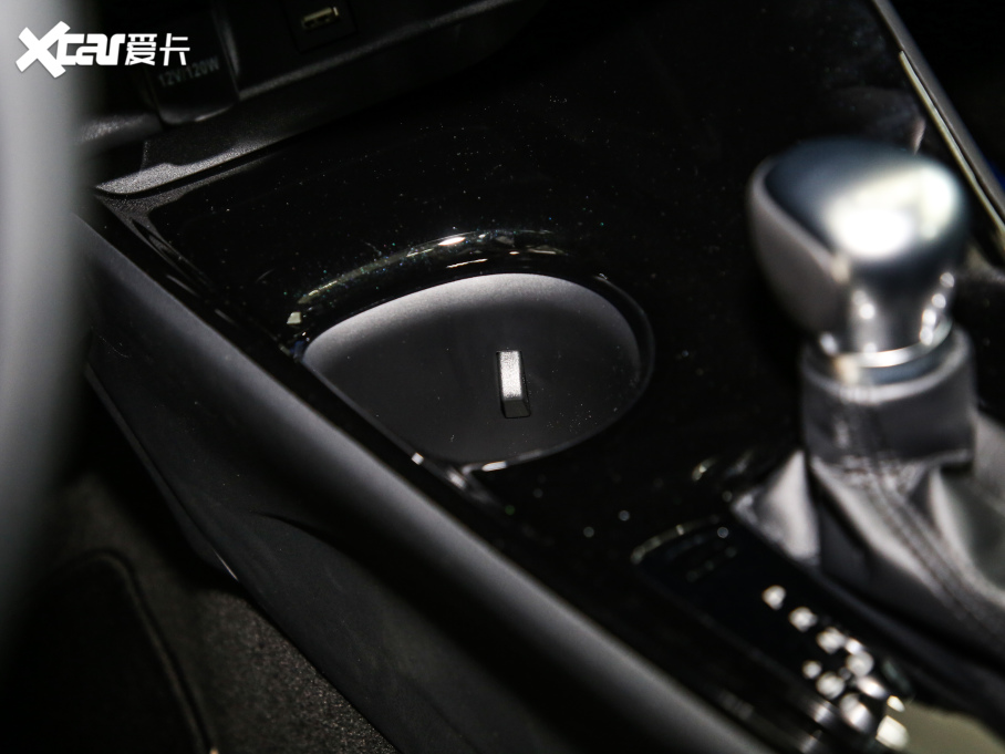 2021���S��C-HR�p�� �p�� 2.0L E-CVT���A��