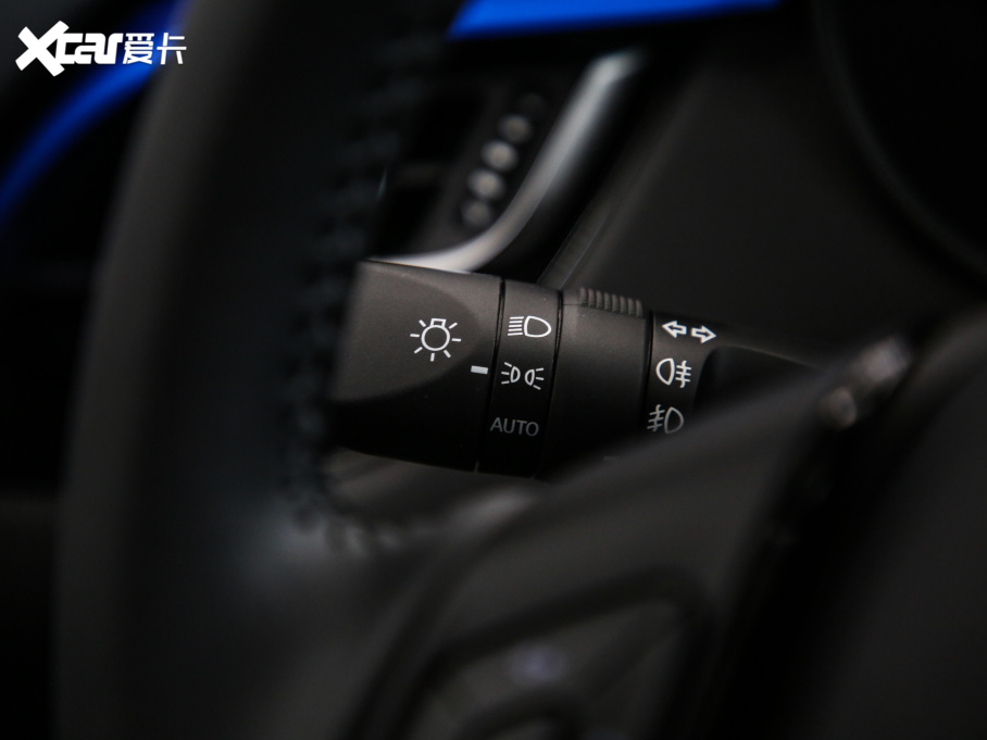 2021���S��C-HR�p�� �p�� 2.0L E-CVT���A��