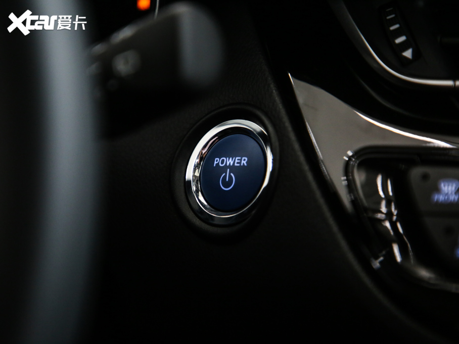 2021���S��C-HR�p�� �p�� 2.0L E-CVT���A��