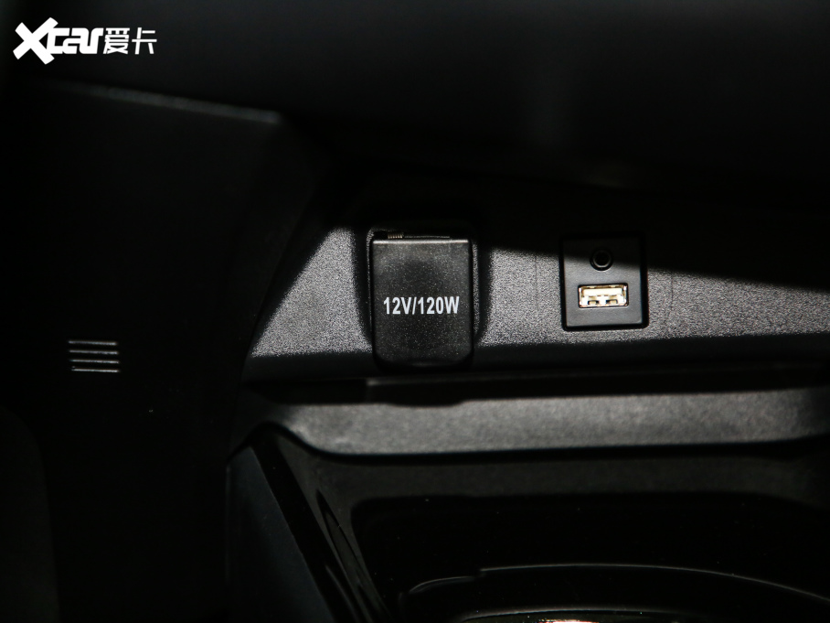 2021���S��C-HR�p�� �p�� 2.0L E-CVT���A��