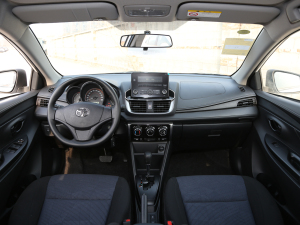 2021款1.5L CVT领先版 内饰全景