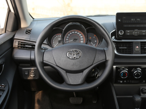 2021款1.5L CVT领先版 方向盘