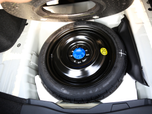 2021款1.5L CVT领先版 备胎