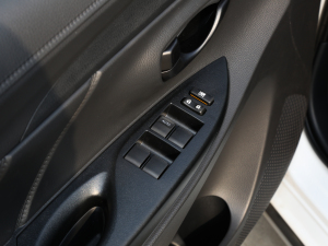 2021款致炫X 1.5L CVT豪华版 主驾车窗控制区	