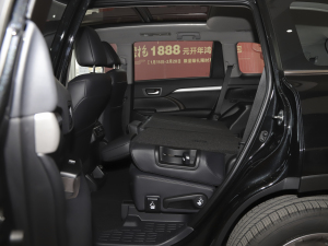 2021款2.0T 四驱豪华版 7座 后排座椅放倒