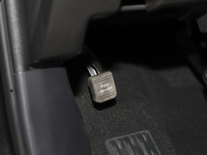 2021款2.0T 四驱豪华版 7座 驻车制动器