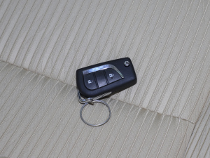 2021款2.0T 两驱精英版 5座 车钥匙