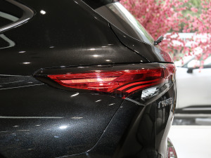 2022p 2.5L 򌾫Ӣ 7 ^