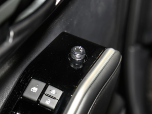 2022p 2.5L 򌾫Ӣ 7 п؅^