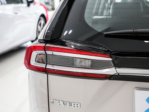 2021款2.0L CVT两驱豪华版  细节外观