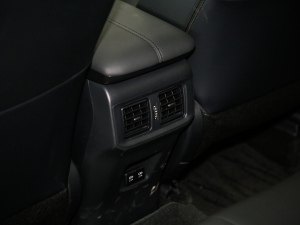 2021款2.0L CVT两驱豪华版  空间座椅