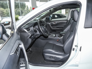 2021p 2.5L E-CVTA ǰſg