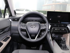 2022款2.0L CVT四驱至尊版 方向盘