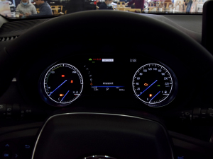 2022款双擎 2.5L CVT两驱尊贵版 仪表