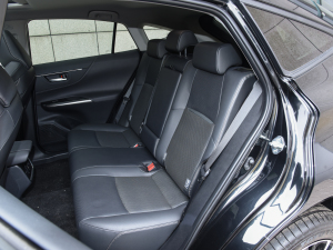 2022款2.0L CVT两驱尊贵版 后排座椅