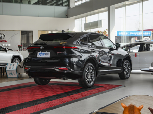 2022款2.0L CVT两驱豪华版 右后45度