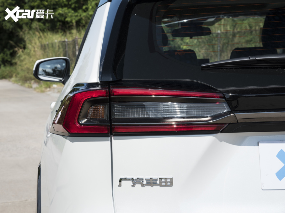 2022m_(d) 2.0L CVT(q)Tʿ