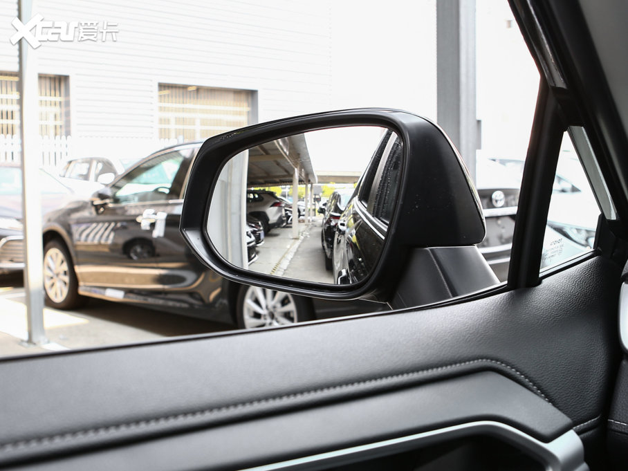 2022m_(d) 2.0L CVT(q)а