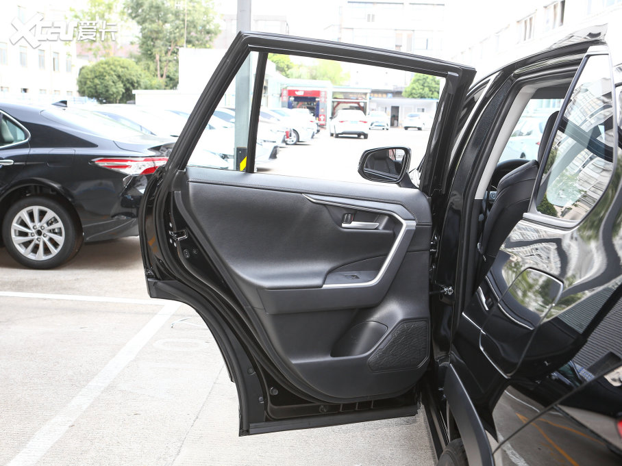 2022m_(d) 2.0L CVT(q)а