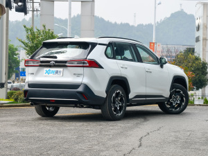 2022款2.0L CVT四驱科技版 右后45度