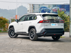 2022款2.0L CVT四驱科技版 左后45度