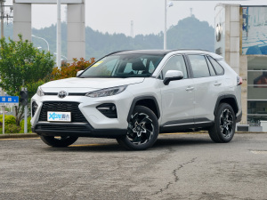 2022款2.0L CVT四驱科技版 左前45度