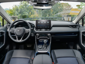 2022款2.0L CVT四驱科技版 内饰全景