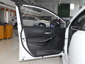 2022p 1.8H E-CVTIȰ {λ܇T