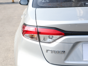 2022p 1.8H E-CVTMȡ ^