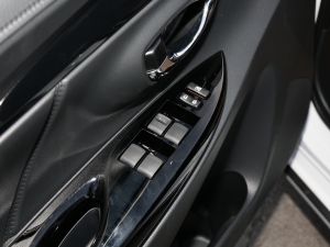 2022款致炫X 1.5L CVT豪华PLUS版 主驾车窗控制区	