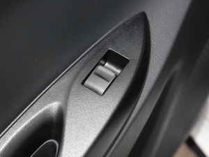 2022款致炫X 1.5L CVT领先PLUS版 后排车窗控制区