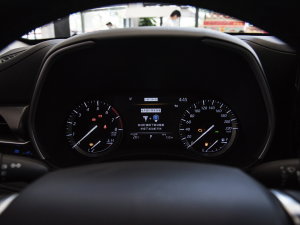 2022款380T 四驱尊贵版 7座 仪表