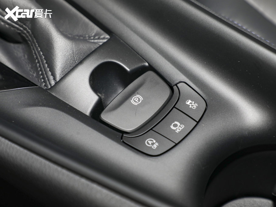 2022���S��C-HR 2.0L �I�Ȱ�