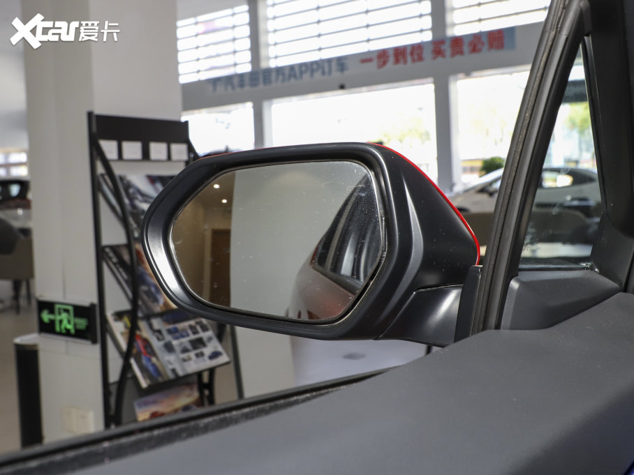 2022���S��C-HR 2.0L ���m��