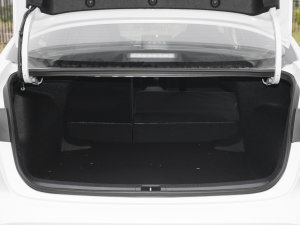 2023款2.0L 领先版 空间座椅