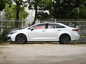2023款2.0L 尊贵版 正侧（左）