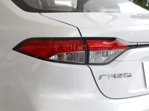 2023款改款 2.0L 领先版 尾灯