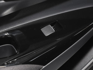 2023款改款 2.0L 领先版 后排车窗控制区