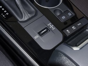 2023p 2.5L 򌾫Ӣ 7 п؅^