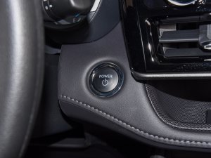 2023p 2.5L 򌾫Ӣ 7 п؅^