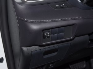 2023p 2.5L 򌾫Ӣ 7 п؅^