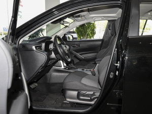 2023款2.0L CVT领先版 前排空间