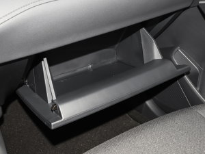 2023款2.0L CVT领先版 手套箱