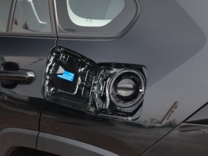 2023款2.0L CVT两驱领先版 油箱盖