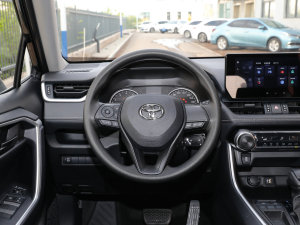 2023款2.0L CVT两驱领先版 方向盘