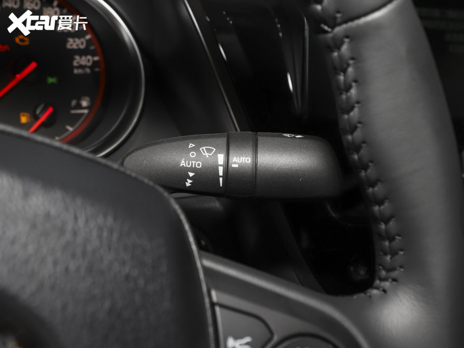 2023��P���� 2.0S �h�а�