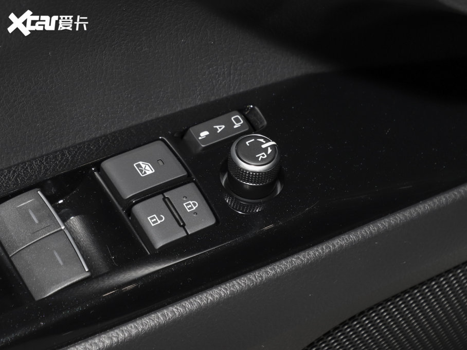 2023��P���� 2.0S �h�а�