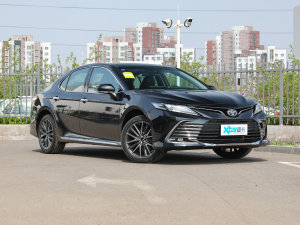 2023款2.5G 豪华版 右前45度