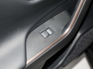 2024p 2.5L E-CVTAPLUS п؅^