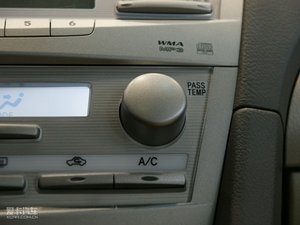 2010款240G 豪华版 中控区